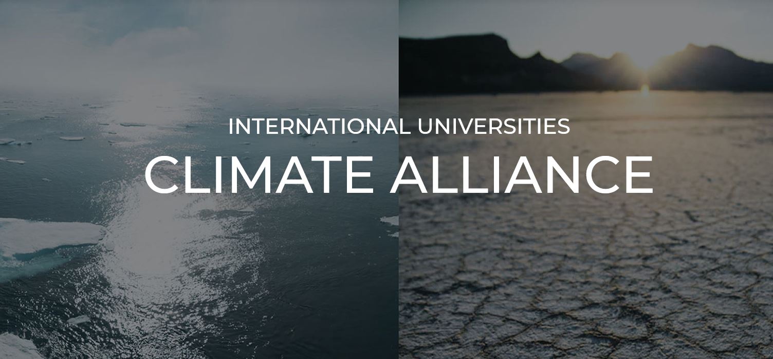 Zweigeteiltes Foto mit dem Schriftzug „International Universities Climate Alliance“. Auf dem linken Bild sieht man ein paar wenige Eisschollen im Wasser und auf dem rechten Bild ausgetrockneten Boden.